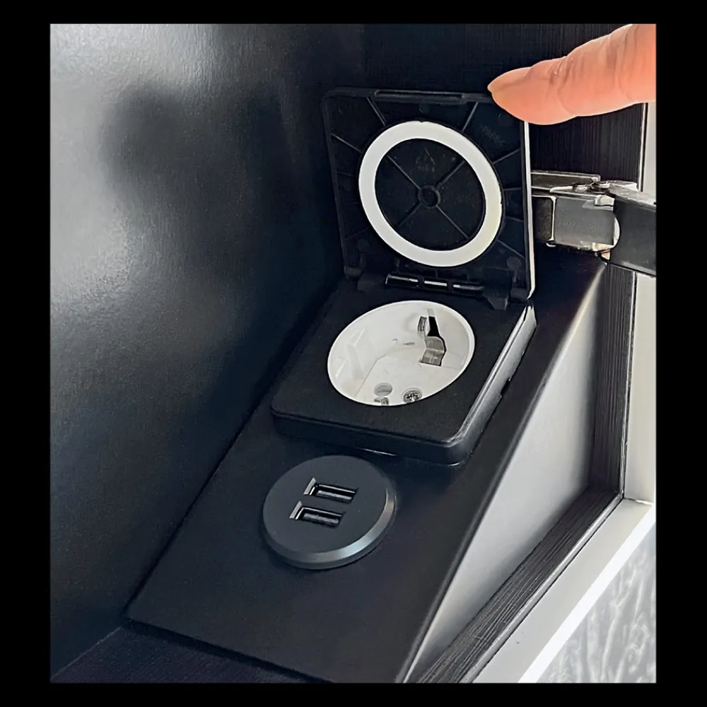 Viadurini Bathroom Badspiegel-Spiegelbehälter aus Holz mit Doppelspiegel und Lichtern, hergestellt in Italien – Darwin