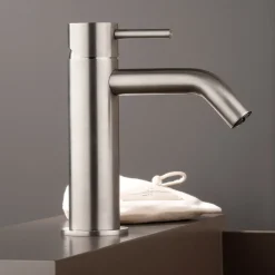 Viadurini Taps Waschbeckenarmaturen-Spültisch-Mischbatterie aus Edelstahl AISI 316L ohne Ablaufgarnitur - Artigli