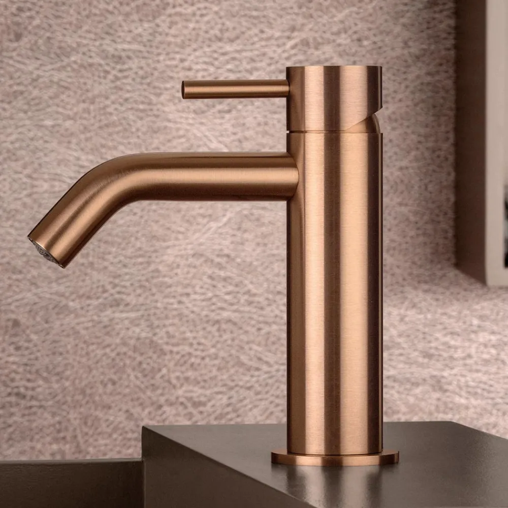 Viadurini Taps Waschbeckenarmaturen-Spültisch-Mischbatterie aus Edelstahl AISI 316L ohne Ablaufgarnitur - Artigli