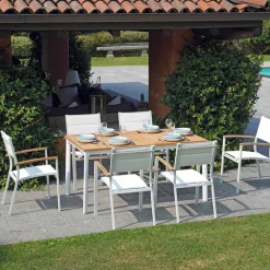 Viadurini in the Garden Gartenstühle Metall-Stapelbarer Gartenstuhl aus weißem Aluminium mit Armlehnen - Lyonel