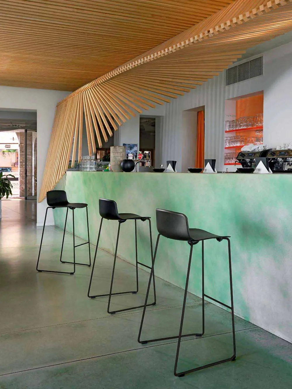 Viadurini in the Garden Outdoor Hocker-Stapelbarer Hocker aus Metall und Polypropylen Hergestellt in Italien, 2 Stück - Charla