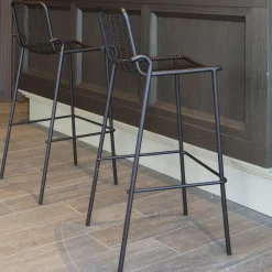 Viadurini in the Garden Outdoor Hocker-Stapelbarer Outdoor-Hocker aus Metall Made in Italy 2 Stück - Vikas