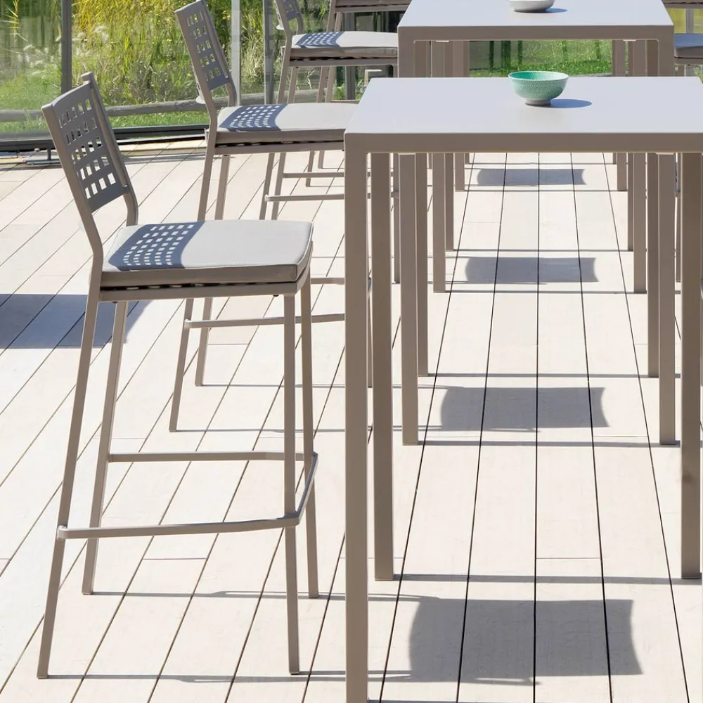 Viadurini in the Garden Outdoor Hocker-Stapelbarer Outdoor-Hocker aus lackiertem Stahl Made in Italy - Nilda