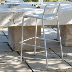 Viadurini in the Garden Outdoor Hocker-Stapelbarer Outdoor-Hocker aus verzinktem Metall Made in Italy - Amina