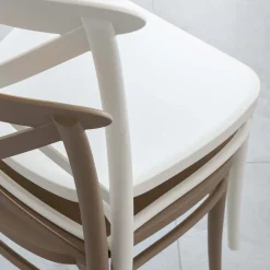 Viadurini Living Moderne Stühle-Stapelbarer Stuhl für den Innen- und Außenbereich aus verstärktem Harz mit Glasfaser – Naira