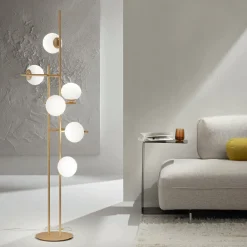 Viadurini Lighting Moderne Stehlampen-Stehlampe mit LED aus goldlackiertem Metall und mundgeblasenem Glas - Ailanto