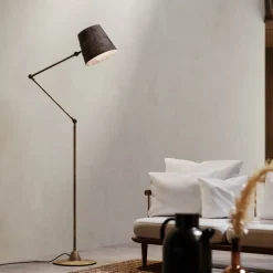 Il Fanale Vintage Stehlampen-Stehlampe Reporter im Industrie Design mit Schwenkarm