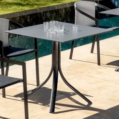 Viadurini in the Garden Garten Beistelltisch-Stehtisch im Freien mit 3 liegenden Aluminiumbeinen in 2 Ausführungen - Filomena