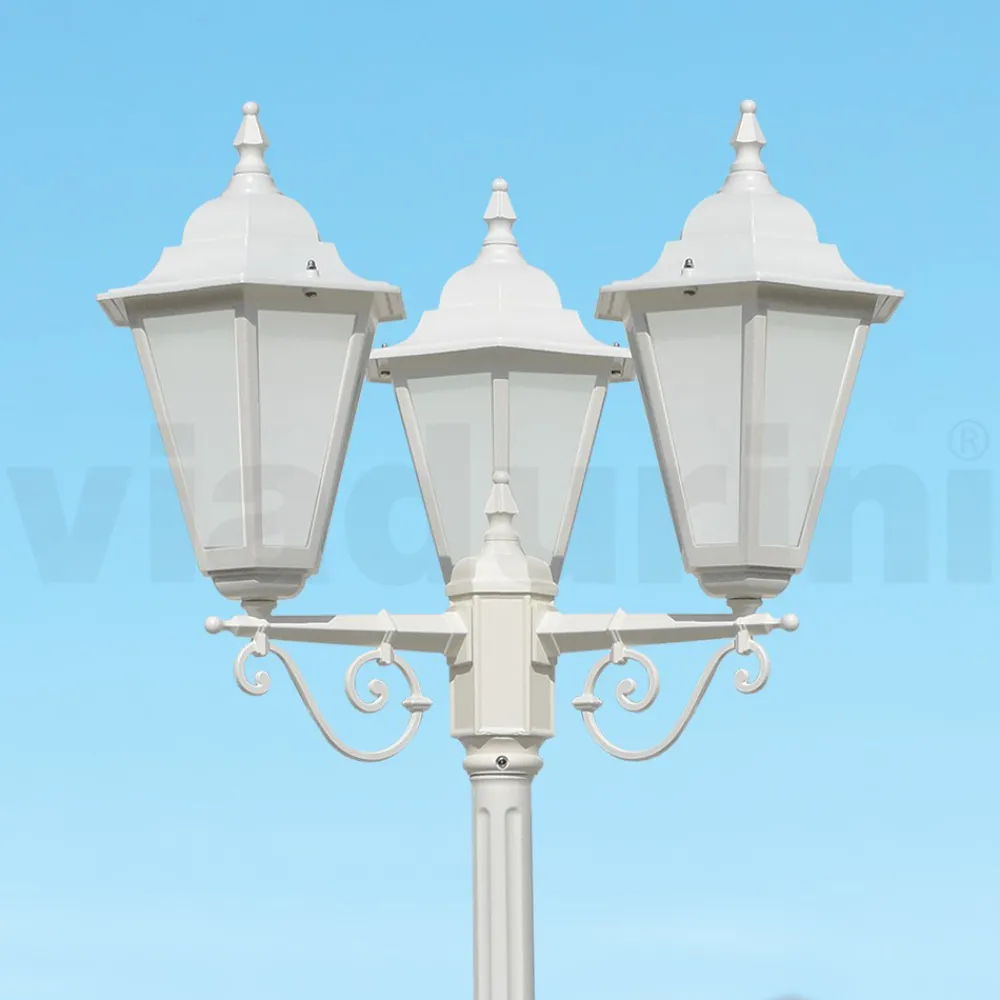 Viadurini Lighting Gartenlampion-Straßenlaterne im Vintage-Stil mit 3 Lichtern aus Aluminium und Glas, hergestellt in Italien – Terella