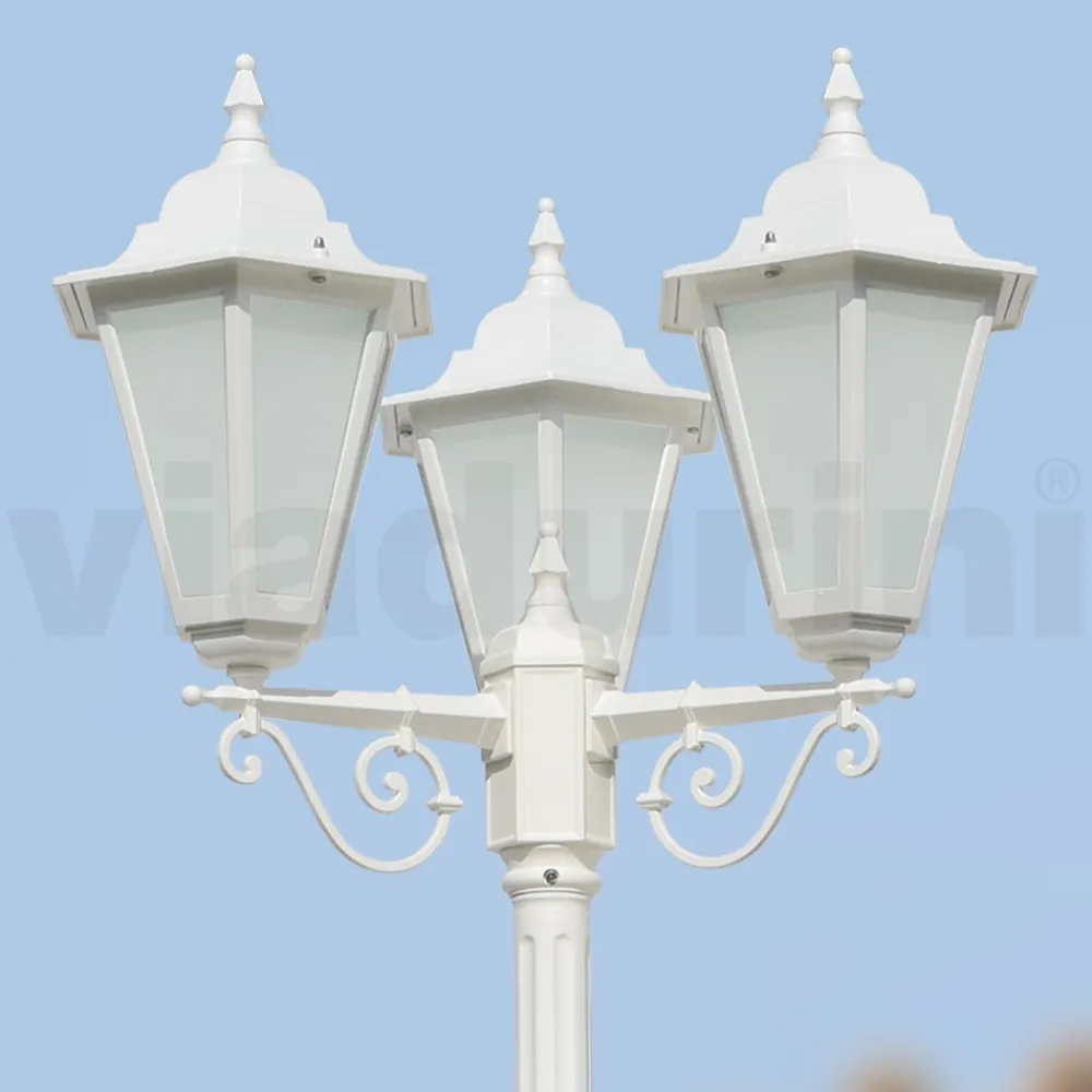 Viadurini Lighting Gartenlampion-Straßenlaterne im Vintage-Stil mit 3 Lichtern aus Aluminium und Glas, hergestellt in Italien – Terella