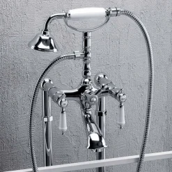 Viadurini Taps Badewannearmaturen-Säulenmischer für Badewanne mit Dusche aus Messing Made in Italy - Shelly