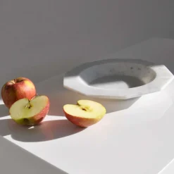 Viadurini Kitchen Geschirr Teller-Suppenteller aus satiniertem Marmor, hergestellt in Italien - Yutaro