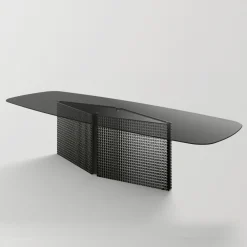 Viadurini Living Esstische-Tisch mit geformter Glasplatte und Untergestell aus geschmolzenem Glas und Metall - Foglietto