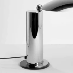 Viadurini Lighting Moderne Tischlampen-Tischlampe aus Chrom oder schwarzem Metall mit LED Made in Italy - Orlando