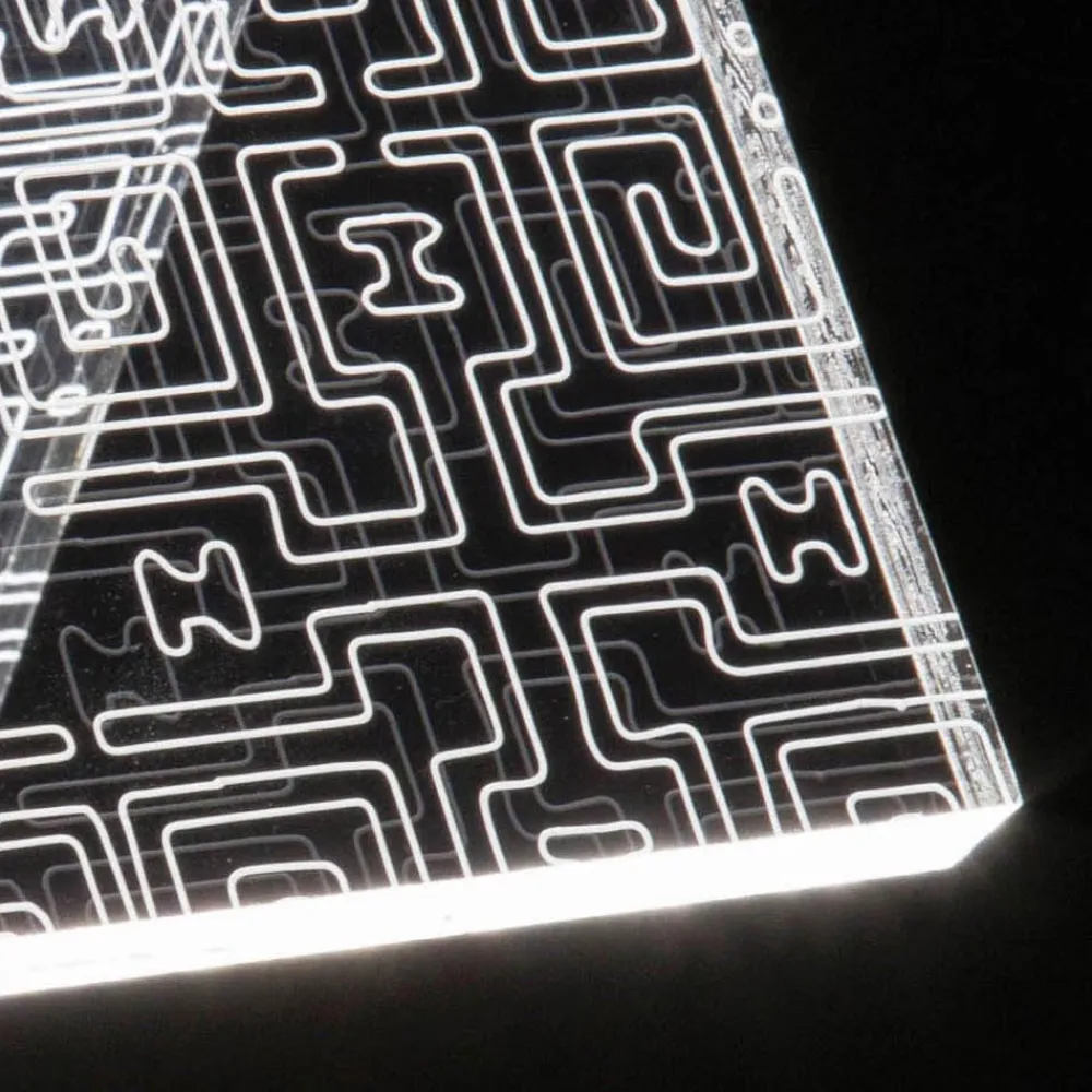 Viadurini Lighting Moderne Tischlampen-Tischlampe Led Kristall Acryl Gefaltet Laser Dekor - Possett