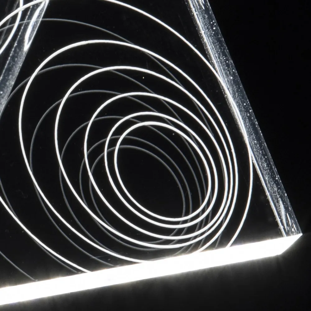 Viadurini Lighting Moderne Tischlampen-Tischlampe Led Kristall Acryl Gefaltet Laser Dekor - Possett