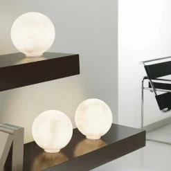 In-es.artdesign Design Tischlampen-Tischleuchte T.moon aus weißem Nebulit