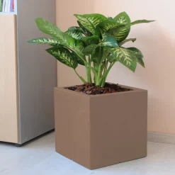 Viadurini in the Garden Gartenideen-Topf oder farbiger Teiler für den Außenbereich 3 Dimensionen Made in Italy - Pflanzen