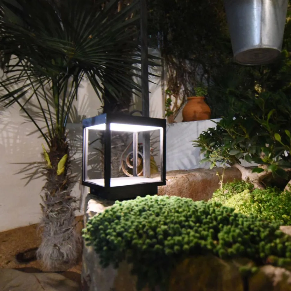 Viadurini Lighting Gartenlampion-Tragbarer Solar-LED-Strahler in Weiß, Schwarz oder Corten-Aluminium - Bettina