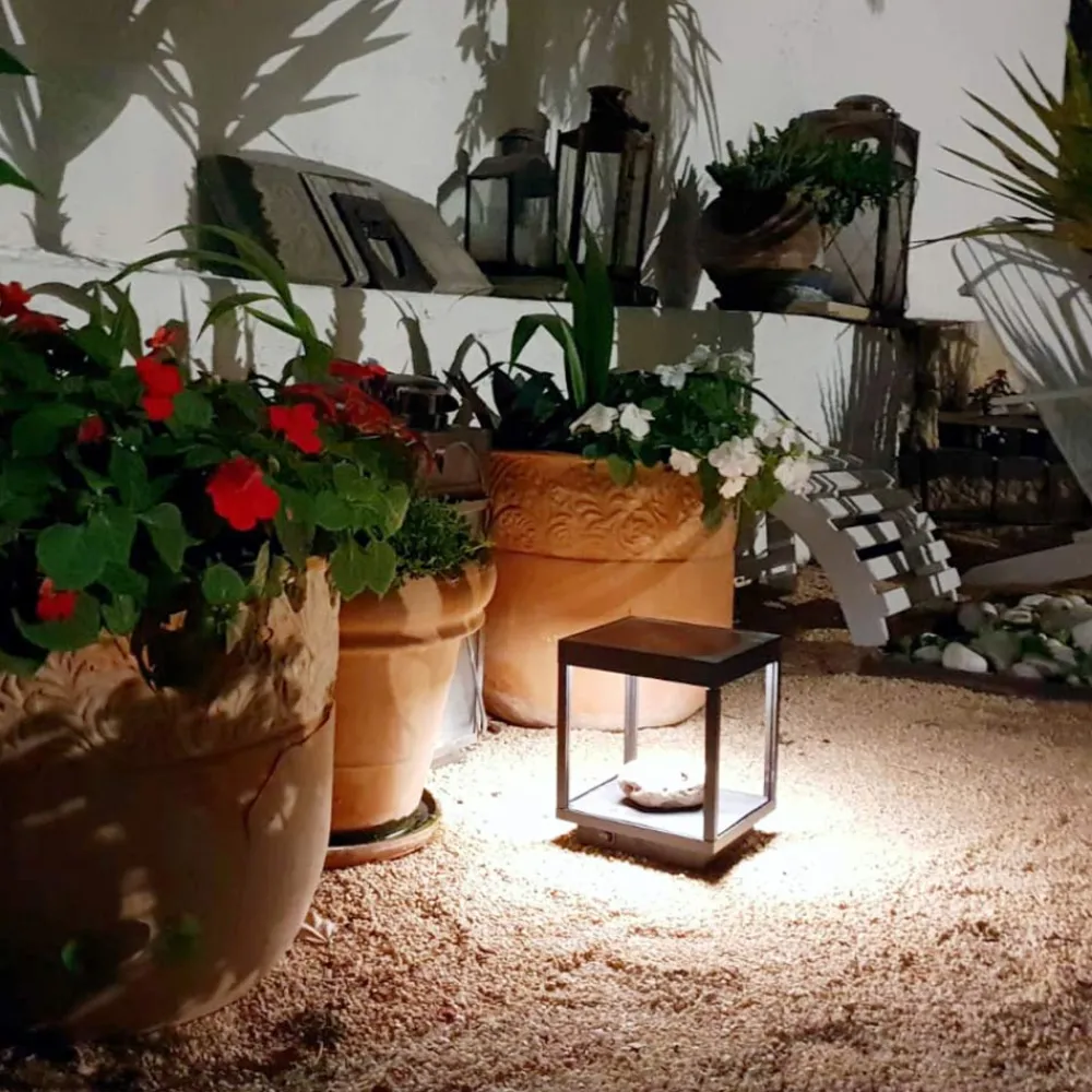 Viadurini Lighting Gartenlampion-Tragbarer Solar-LED-Strahler in Weiß, Schwarz oder Corten-Aluminium - Bettina