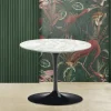 Viadurini Living Moderne Couchtische|Tulip Tische-Tulip Eero Saarinen H 39 Couchtisch mit Carrara-Marmorplatte, hergestellt in Italien – Scarlet