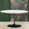 Viadurini Living Moderne Couchtische|Tulip Tische-Tulip Saarinen Couchtisch mit Carrara-Marmorplatte H 41, hergestellt in Italien – Scarlet