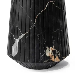 Viadurini Decor Deko Vasen-Vase aus weißem Carrara-Marmor oder schwarzem Portoro-Streifen-Design - Kairo