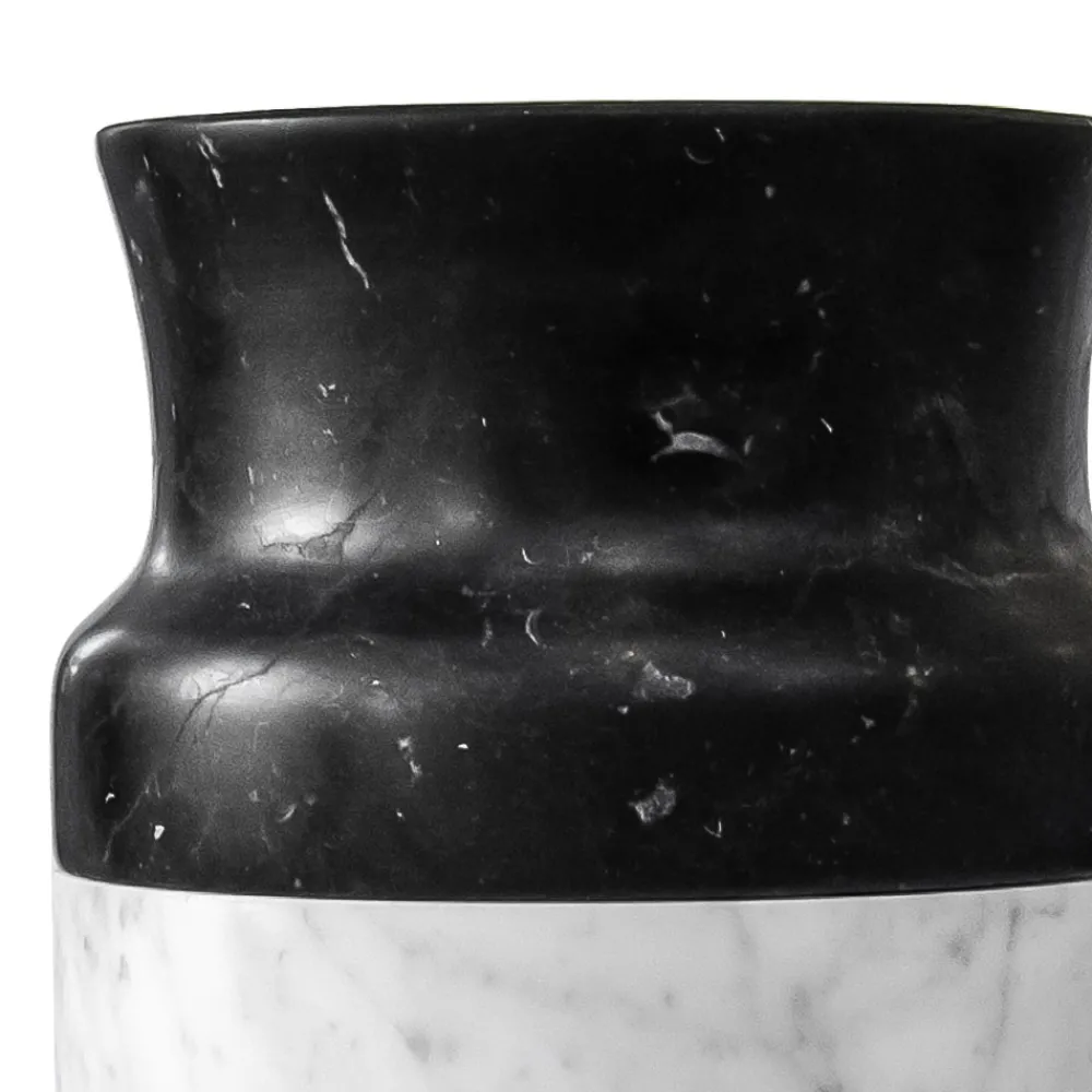 Viadurini Decor Deko Vasen-Vasendekor aus weißem Carrara-Marmor und schwarzem Marquinia-Design - Calar