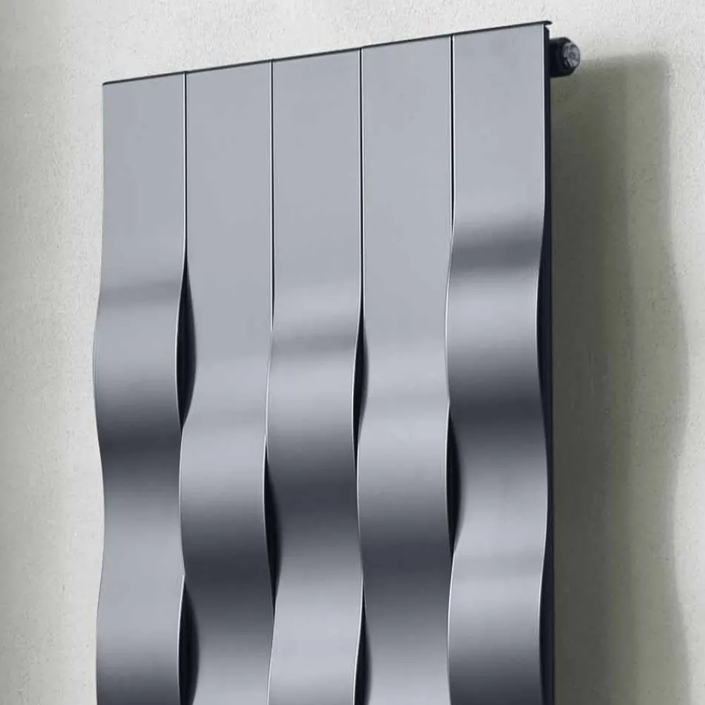 Viadurini Radiators Heizkörper Hydraulisch-Vertikales Design 5 Bar Stahlstrahlplatte bis 1003 Watt - Fluss