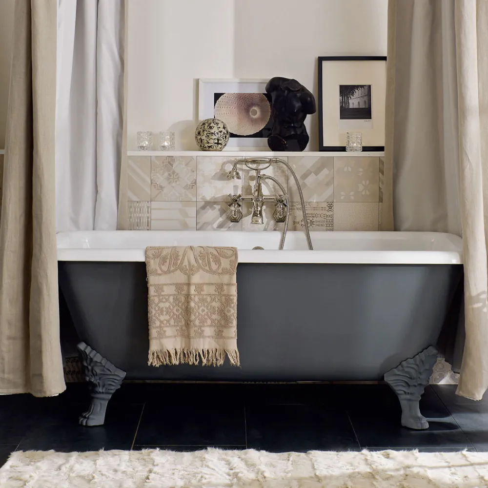 Viadurini Bathroom Freistehende Badewannen-Vintage freistehende Badewanne mit Füßen, aus Gusseisen - Nausica