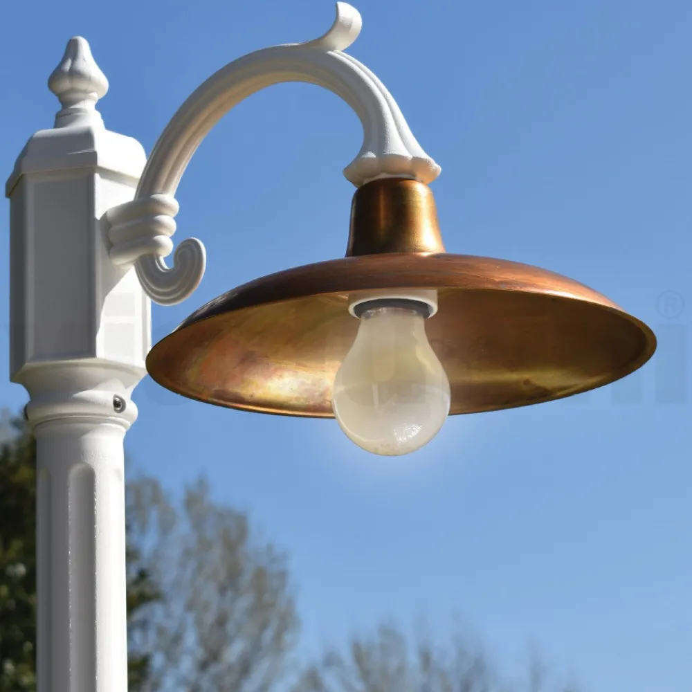 Viadurini Lighting Gartenlampion-Vintage-Lampe aus Aluminium mit Diffusor aus Messing, hergestellt in Italien – Adela