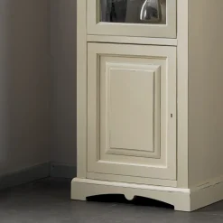 Viadurini Classic Vitrinen-Vitrine aus Holz mit patiniertem Elfenbein-Finish. Hergestellt in Italien – Fosta