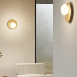 Viadurini Lighting Moderne Wandleuchten-Wand- oder Deckenleuchte aus Aluminium, Metall und weißem Glas - Luma