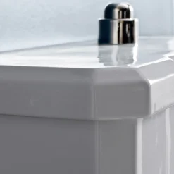 Viadurini Bathroom Wc-Wasser Monoblock Classic in weißer Keramik mit Box Made in Italy - Marwa