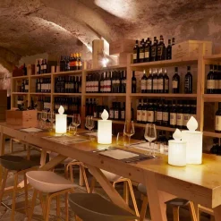 SLIDE Design Beleuchtung-Weiße LED Tischlampe Luminous Candle Design von - Flame