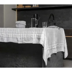 Viadurini Textile Tischdecken-Weiße Leinentischdecke mit italienischem Luxus-Plissee-Motivrand - Tippel