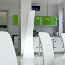 SLIDE Design Beleuchtung-Weiße prismenförmige Außenlampe Manhattan, hergestellt in Italien