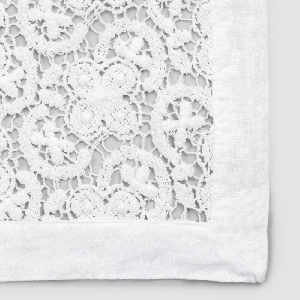 Viadurini Textile Runner-Weißer Tischläufer in gehäkelter Spitzenstickerei und Baumwollmischungskante - Giangi