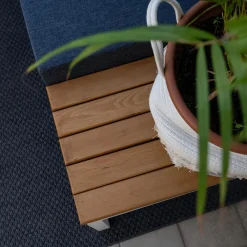 Viadurini in the Garden Garten Lounge Set-Wohnzimmer im Freien aus weißem Metall und Holz mit Sofas und Couchtisch - Brera