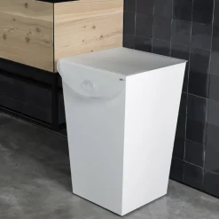 Viadurini Bathroom Wäschekörbe-Wäschebehälter aus Holz und farbigem Acrylglas - Brugio