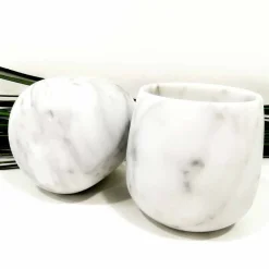 Viadurini Kitchen Gläser Set-Zusammensetzung von 2 Gläsern aus weißem Carrara-Marmor Made in Italy - Dolla