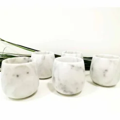 Viadurini Kitchen Gläser Set-Zusammensetzung von 2 Gläsern aus weißem Carrara-Marmor Made in Italy - Dolla